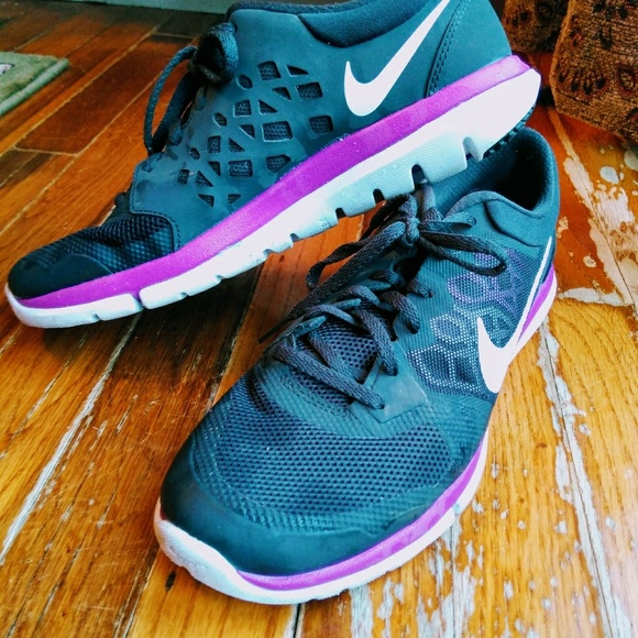 Nike Shoes - Nike Flex RN shoes
